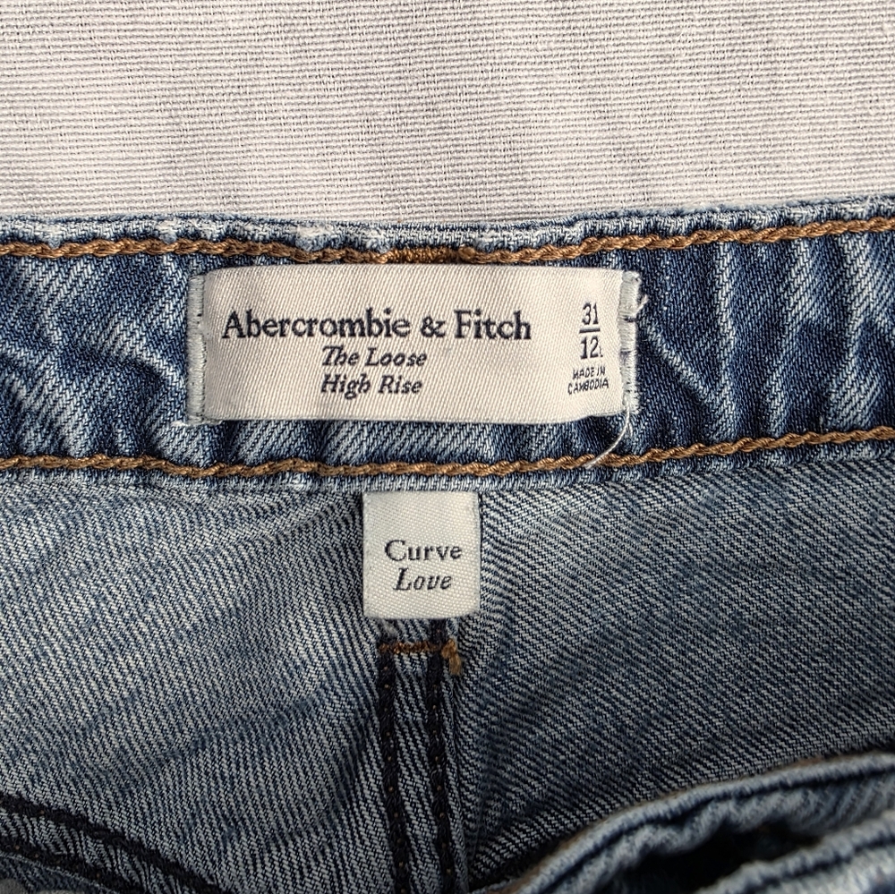 Abercrombie & Fitch The Loose High Rise Light Wash Size 31/12L - Picture 4 of 7